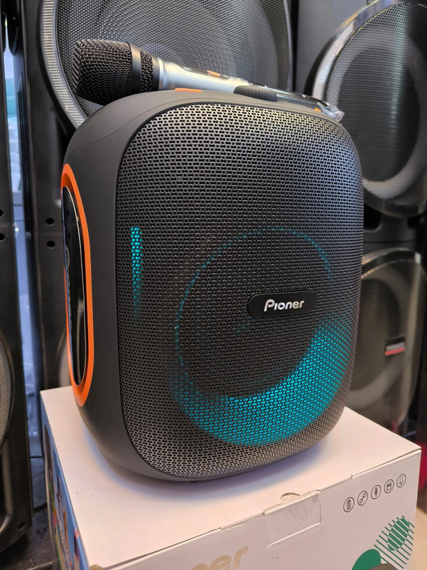 اسپیکر بلوتوثی قابل حمل پایونر مدل M8800